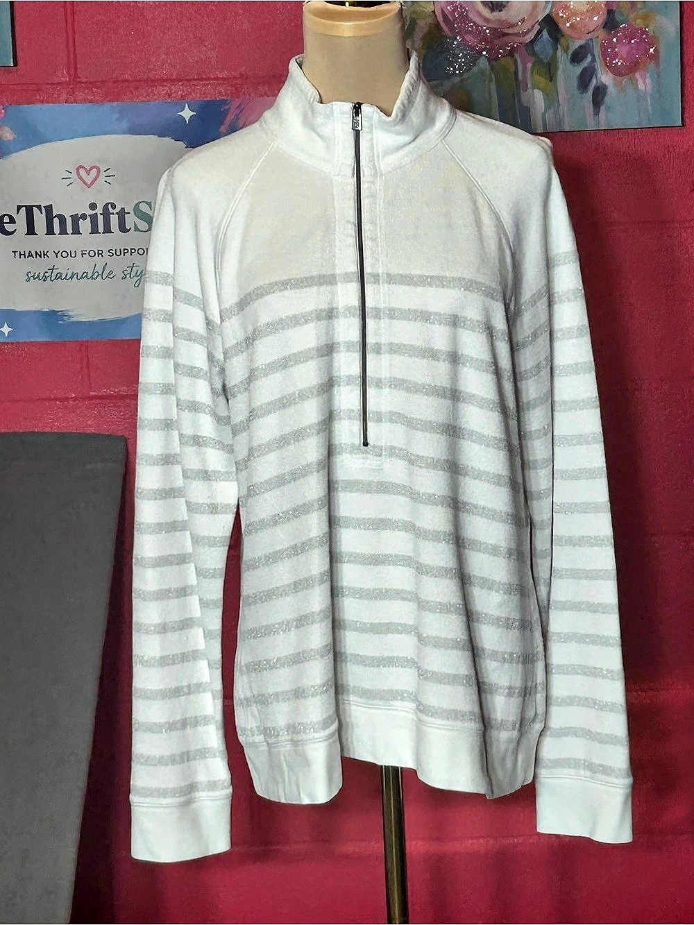 Banana Republic Striped Half-Zip Pullover in White & Gray Large Like New